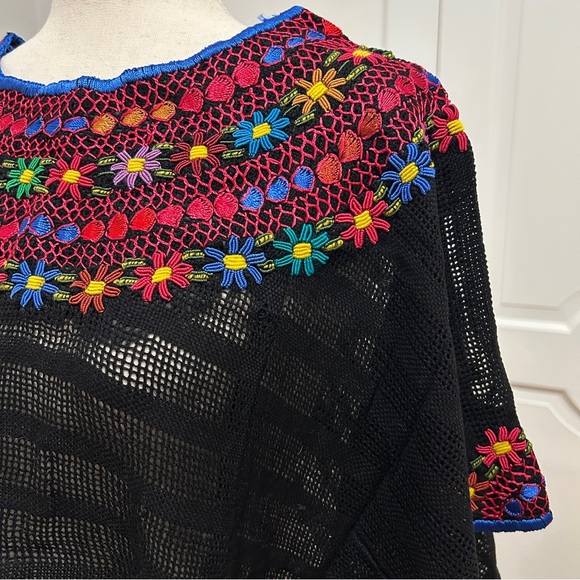 Guatemala hüipil Blouse/Tunic Hand Embroidered - Picture 4 of 9